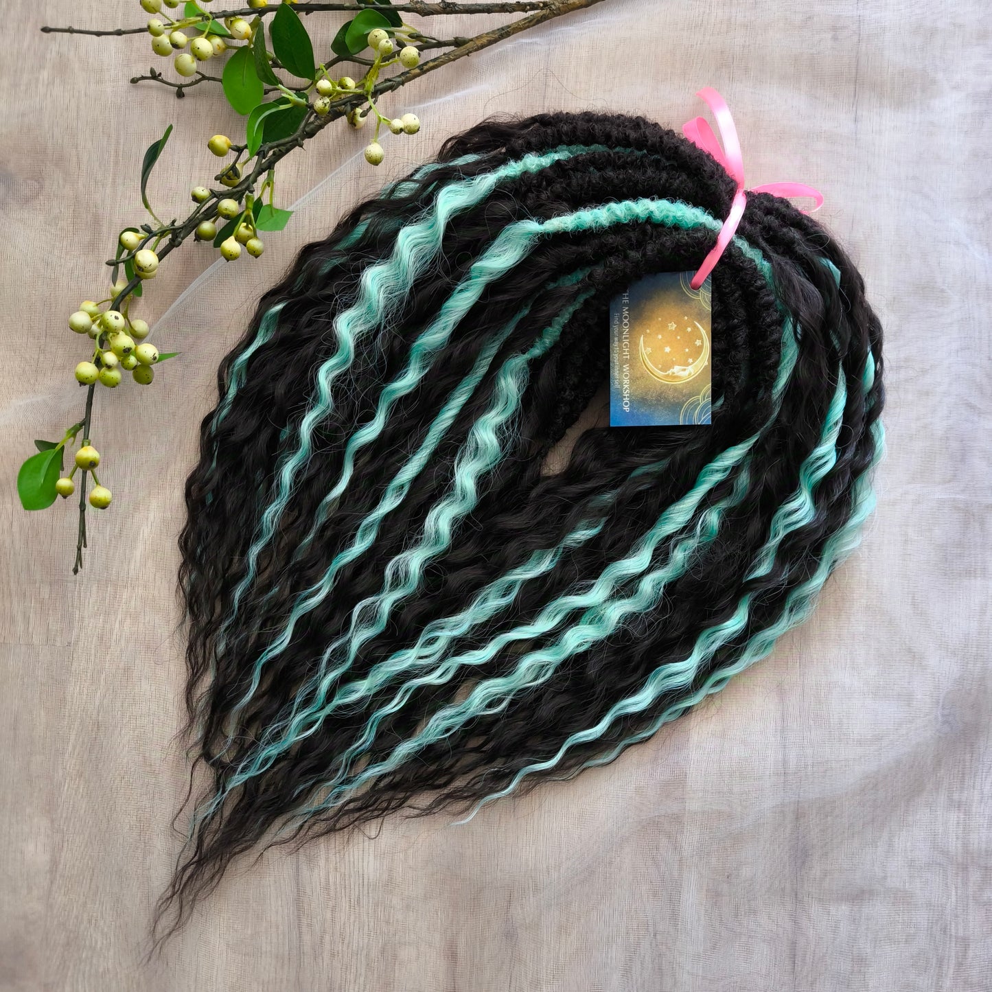 Mint Chocolate blends the richness of deep dark chocolate brown with refreshing mint-green highlights. The warm chocolate base gives a natural and soft look, while the cool accents add contrast, brightness, and a touch of boldness.