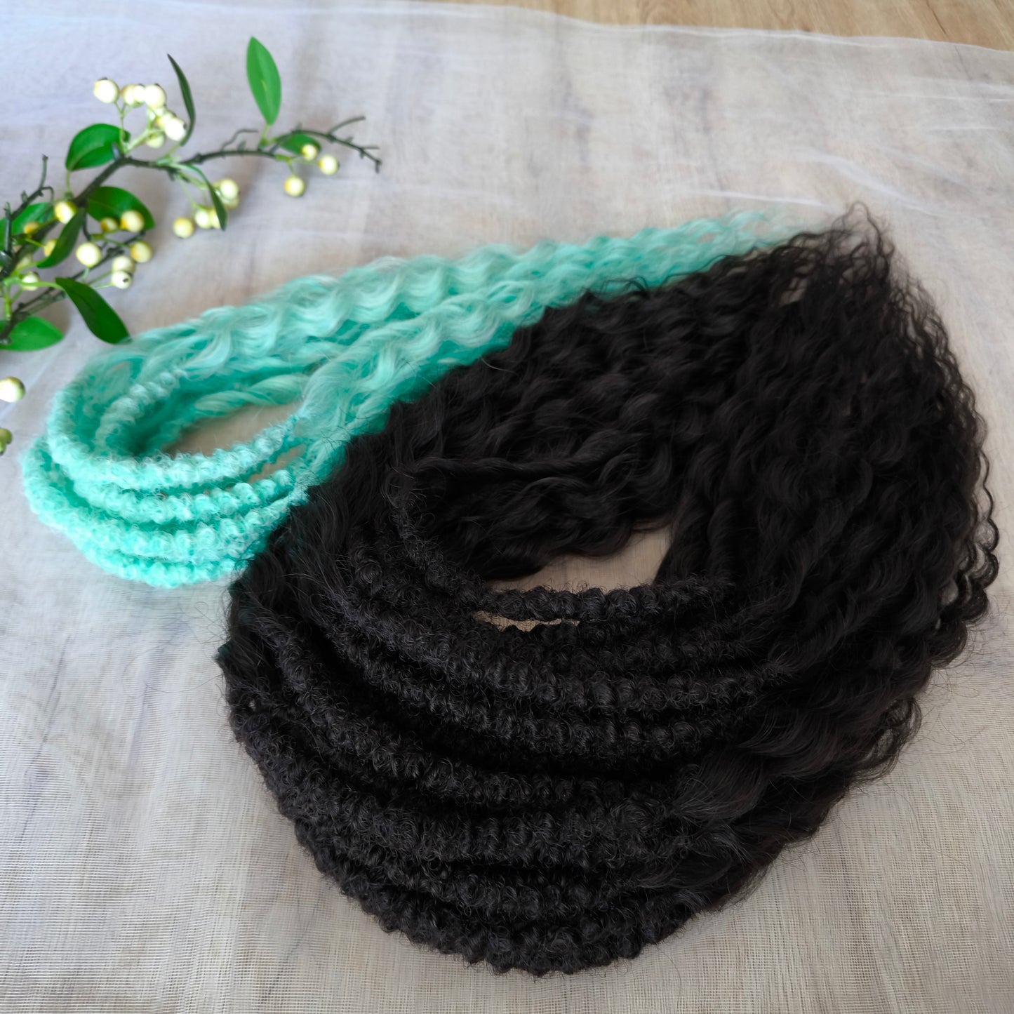 Mint Chocolate blends the richness of deep dark chocolate brown with refreshing mint-green highlights. The warm chocolate base gives a natural and soft look, while the cool accents add contrast, brightness, and a touch of boldness.