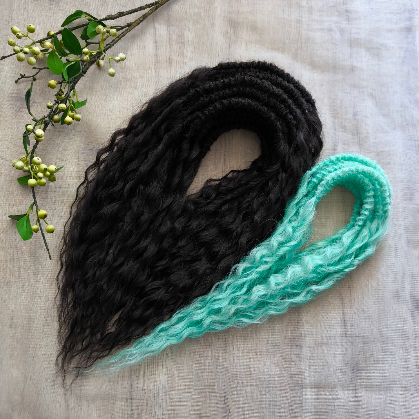 Mint Chocolate blends the richness of deep dark chocolate brown with refreshing mint-green highlights. The warm chocolate base gives a natural and soft look, while the cool accents add contrast, brightness, and a touch of boldness.