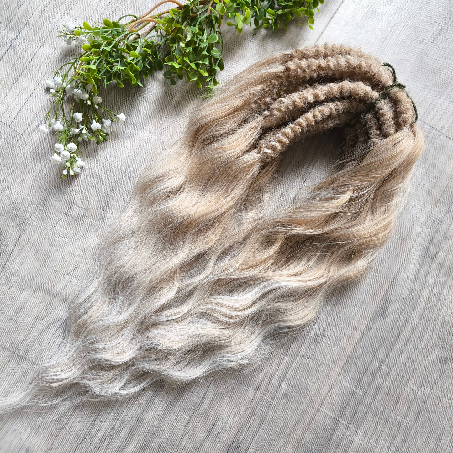 Ombre from warm blonde to platinum blonde soft, lightweight, and reusable synthetic brushable double ended wavy dreadlocks (regular dreaded, braided middle, or push-up).
The length:
Standard dreaded - 22-24 inches (55-60 cm), dreaded part ±4-5 inches
Braided middle - 22-24 inches (55-60 cm), braid ±4-5 inches folded (total ±8-10 inches)
Push-up / Dolly - 20-22 inches (50-55 cm), dreaded part ±4 inches (from working side)