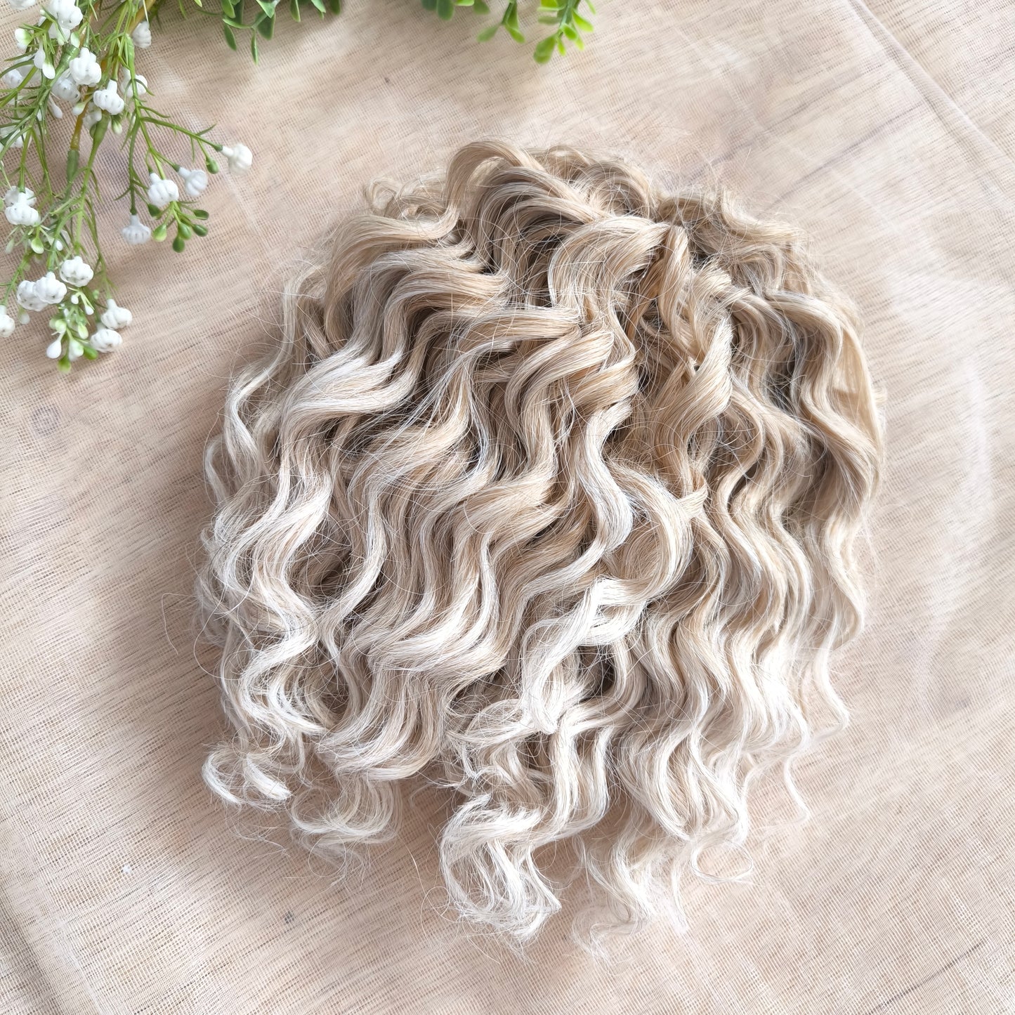 Short 10" ( 25 cm) platinum blonde and silver standard dreaded synthetic curls