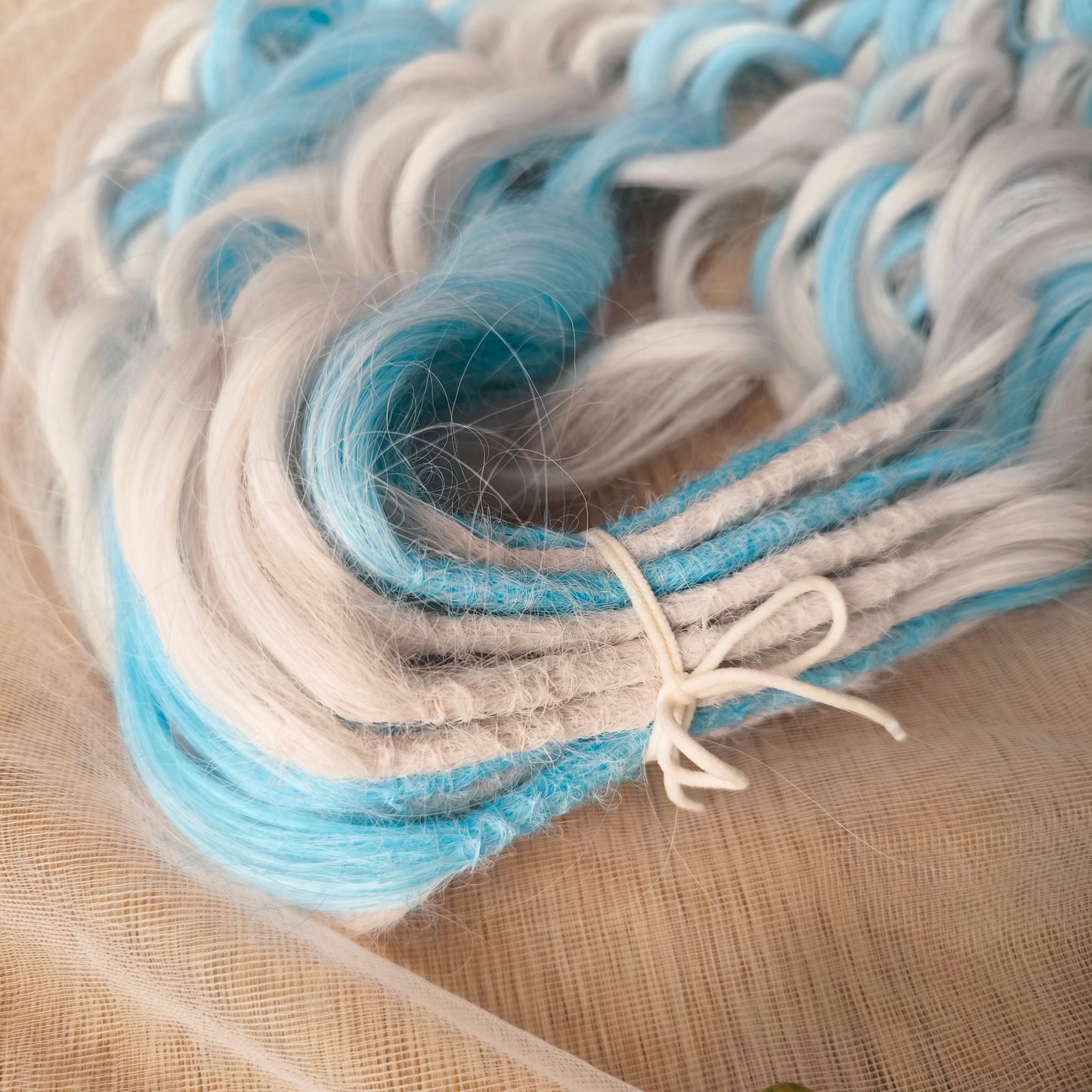 Frozen - BRUSHABLE synthetic dreaded curls (regular, braided middle or push-up)