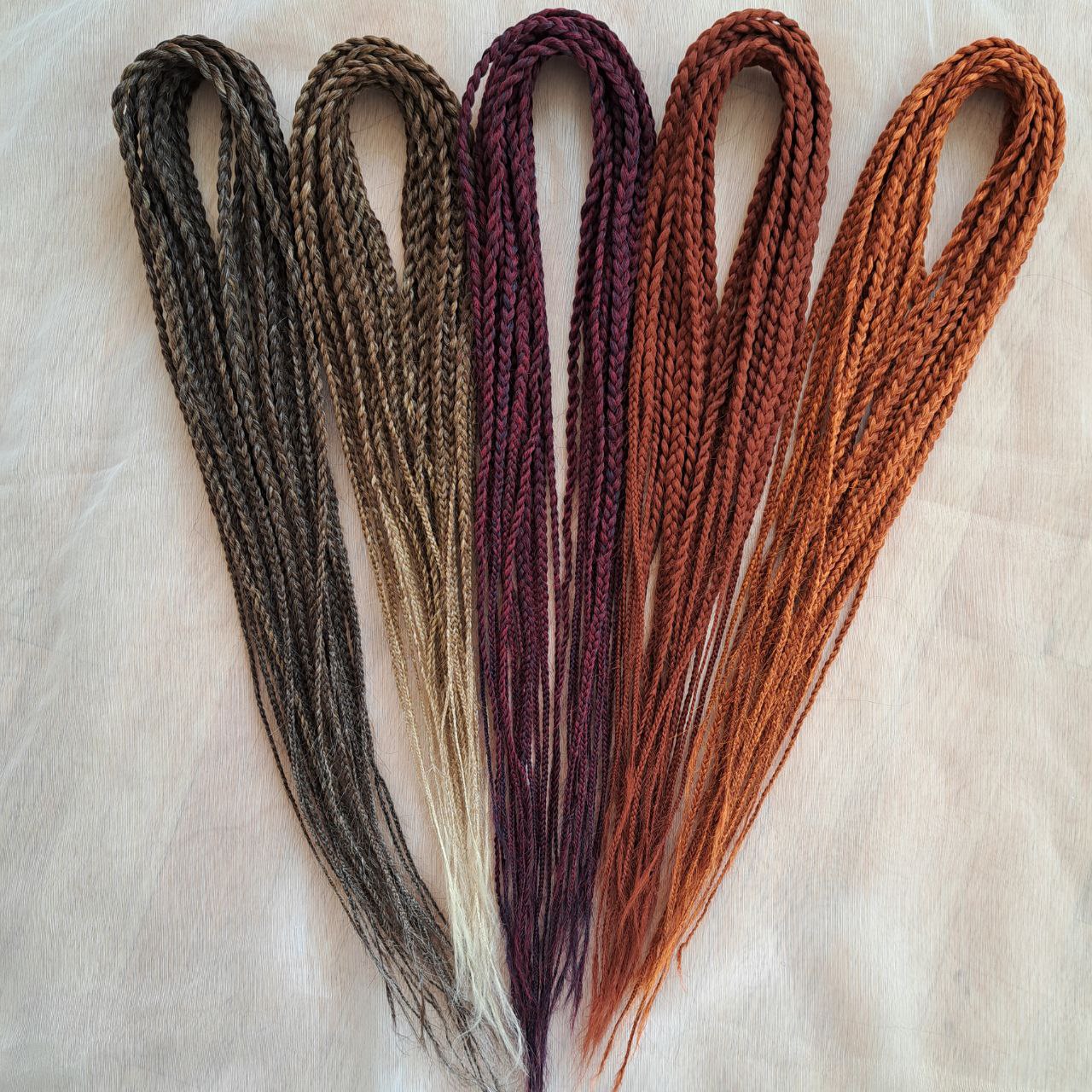 Inspired by the original Spiced Amber set, this braided version combines all the warmth and depth of autumn hues in a new texture and tone. Here, rich amber and copper shades are balanced by earthy brown, honey caramel, and subtle chestnut notes — creating a natural yet vibrant color harmony.