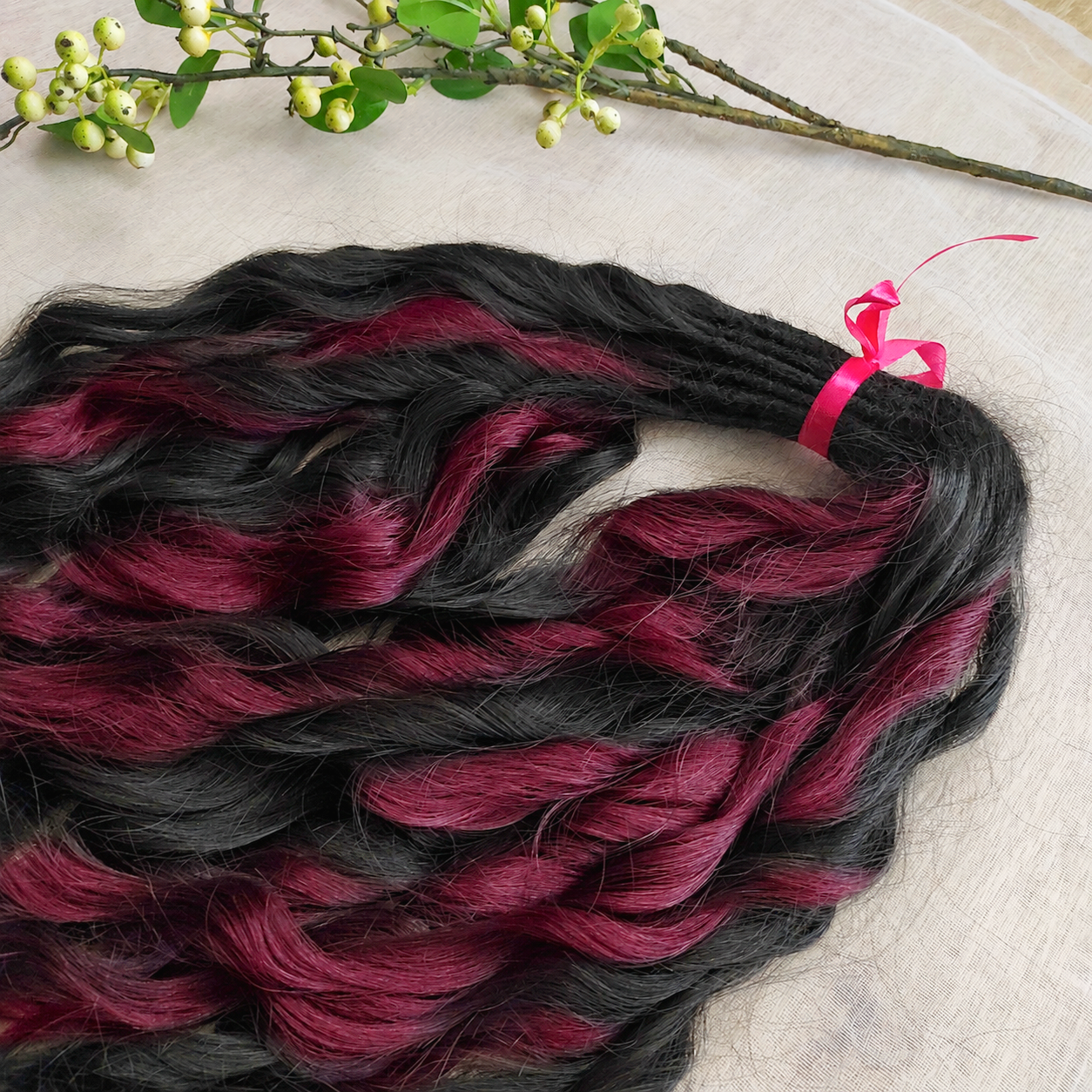 A mix of black and rich burgundy: soft, lightweight, and reusable synthetic brushable double ended wavy dreadlocks.
The length:
Standard dreaded - 22-24 inches (55-60 cm), dreaded part ±4-5 inches
Braided middle - 22-24 inches (55-60 cm), braid ±4-5 inches folded (total ±8-10 inches)
Push-up / Dolly - 20-22 inches (50-55 cm), dreaded part ±4 inches (from working side)