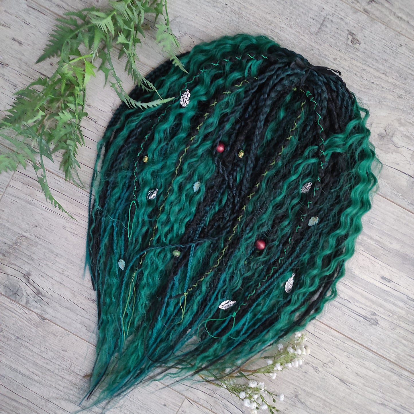 "Deep forest" - Black and emerald synthetic set of double ended crochet textured dreadlocks, various braids, Senegalese twists, and dreaded curls.

Standard length: ±22-24 inches (55-60 cm)
Thickness of dreads and braids: ±0.6-0.8 cm
Dreaded part of curls ±4-5 inches (10-12 cm)