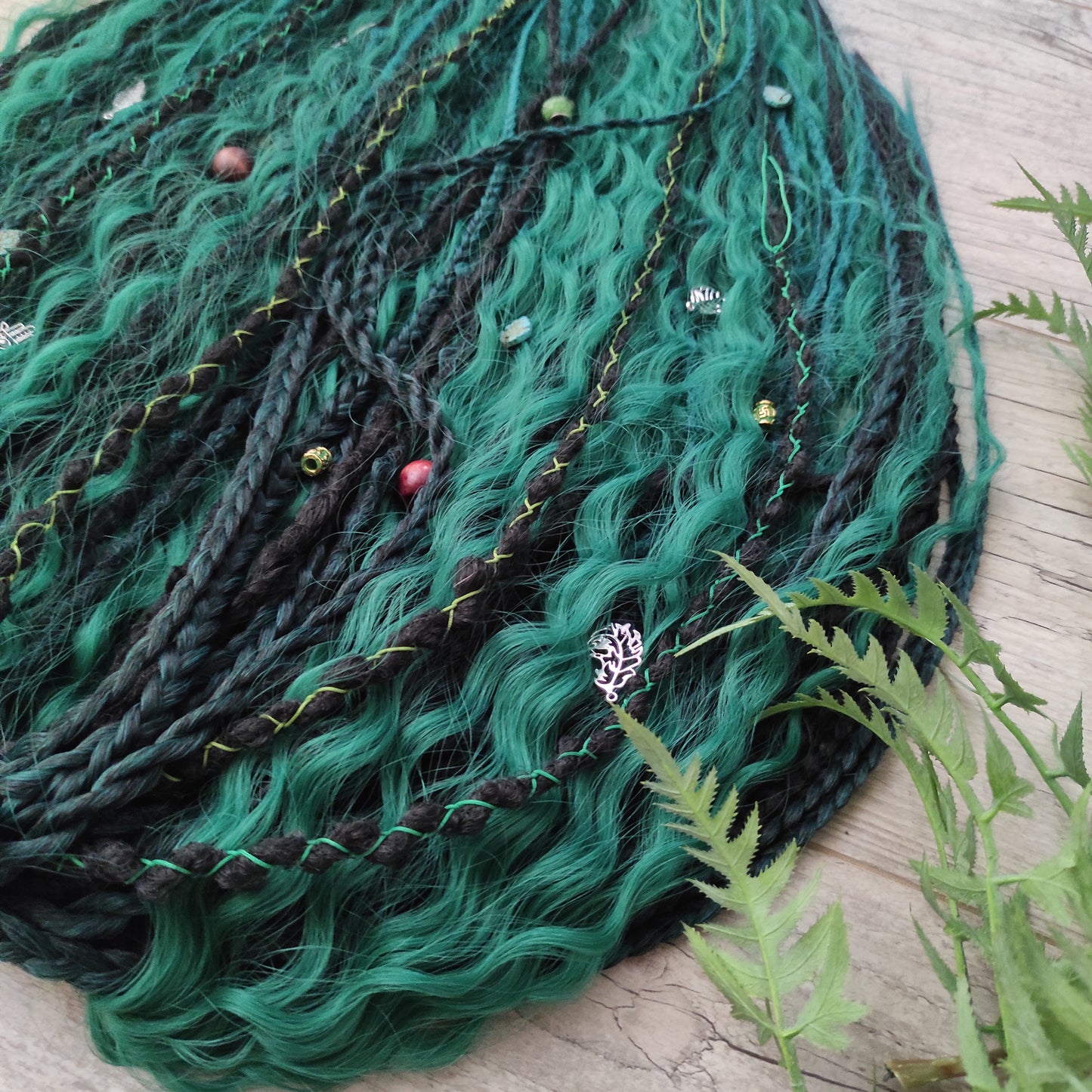 "Deep forest" - Black and emerald synthetic set of double ended crochet textured dreadlocks, various braids, Senegalese twists, and dreaded curls.

Standard length: ±22-24 inches (55-60 cm)
Thickness of dreads and braids: ±0.6-0.8 cm
Dreaded part of curls ±4-5 inches (10-12 cm)