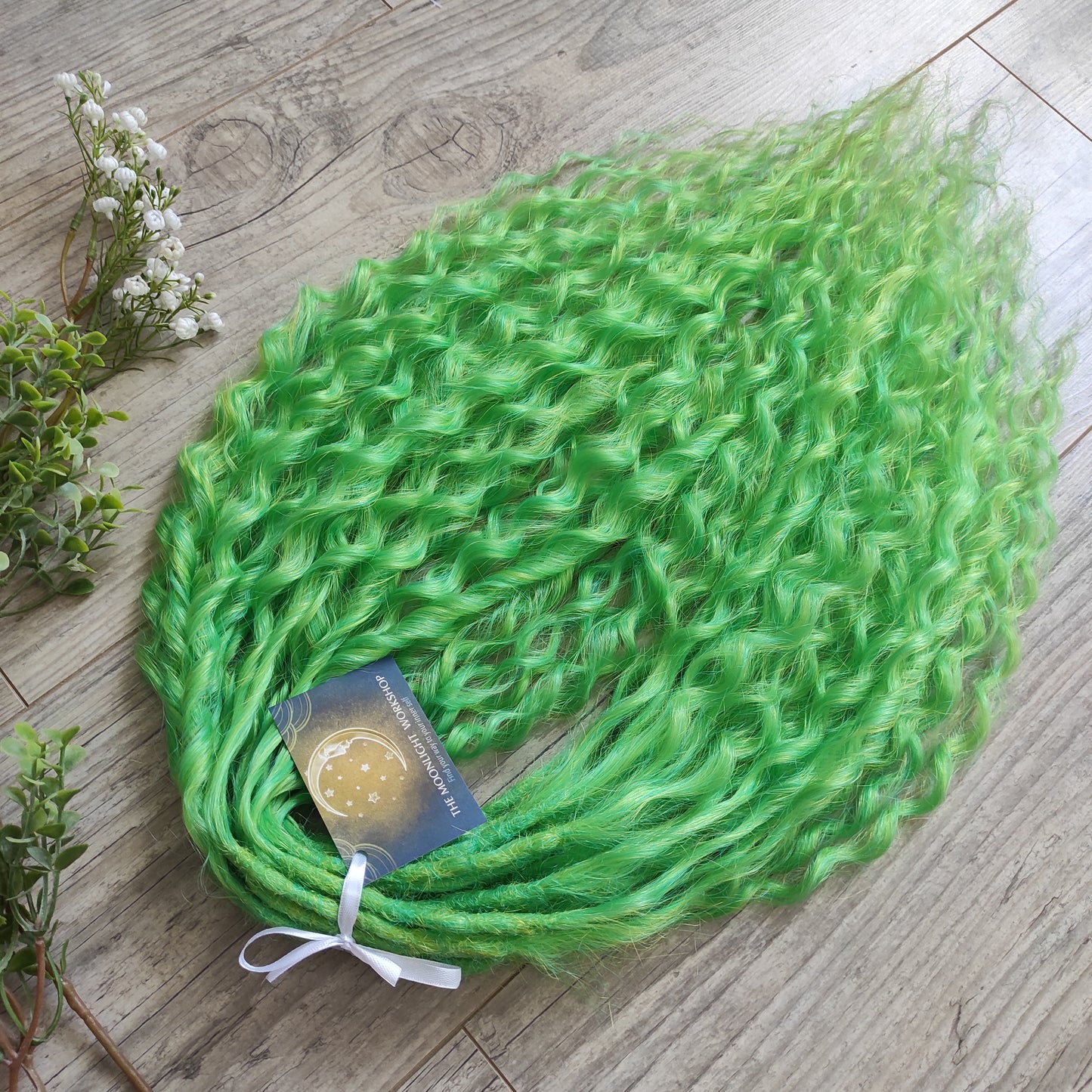 Bright lime green with subtle golden undertones - soft, lightweight, and reusable synthetic sets of double ended regular curls (NOT BRUSHABLE). It’s bold but not harsh — a vibrant, cheerful tone that instantly stands out while staying balanced and wearable. Perfect for creating eye-catching looks with natural brightness and energy.

The length:
Standard dreaded - 22-24 inches (55-60 cm), dreaded part `3-4 inches
Push-up / Dolly - 20-22 inches (50-55 cm), dreaded part `4 inches