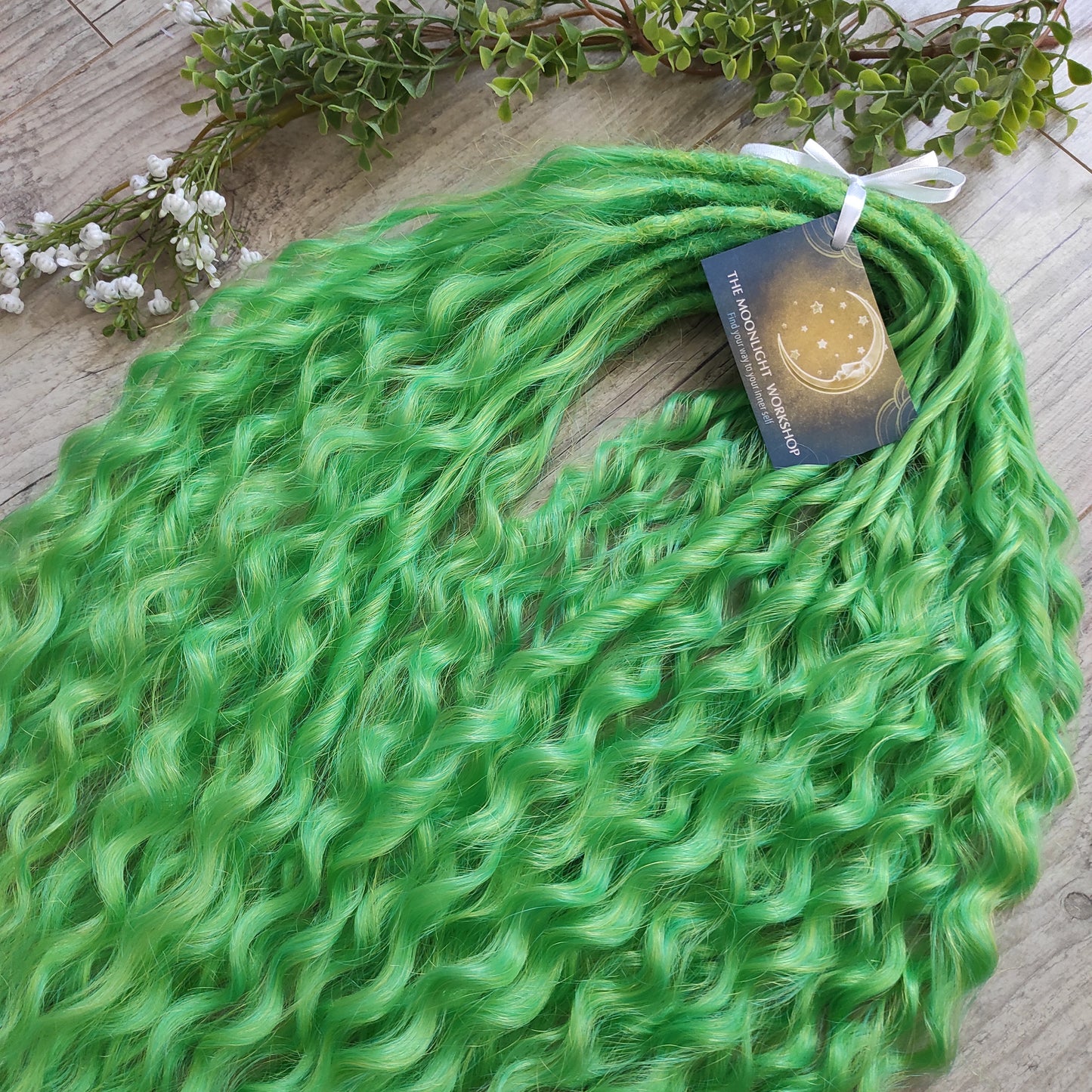 Bright lime green with subtle golden undertones - soft, lightweight, and reusable synthetic sets of double ended regular curls (NOT BRUSHABLE). It’s bold but not harsh — a vibrant, cheerful tone that instantly stands out while staying balanced and wearable. Perfect for creating eye-catching looks with natural brightness and energy.

The length:
Standard dreaded - 22-24 inches (55-60 cm), dreaded part `3-4 inches
Push-up / Dolly - 20-22 inches (50-55 cm), dreaded part `4 inches