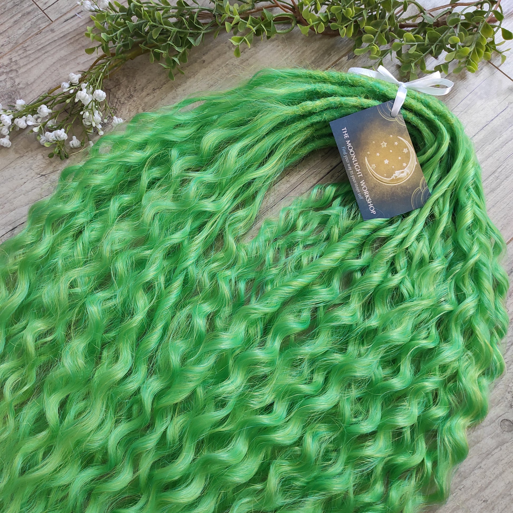 Bright lime green with subtle golden undertones - soft, lightweight, and reusable synthetic sets of double ended regular curls (NOT BRUSHABLE). It’s bold but not harsh — a vibrant, cheerful tone that instantly stands out while staying balanced and wearable. Perfect for creating eye-catching looks with natural brightness and energy.

The length:
Standard dreaded - 22-24 inches (55-60 cm), dreaded part `3-4 inches
Push-up / Dolly - 20-22 inches (50-55 cm), dreaded part `4 inches