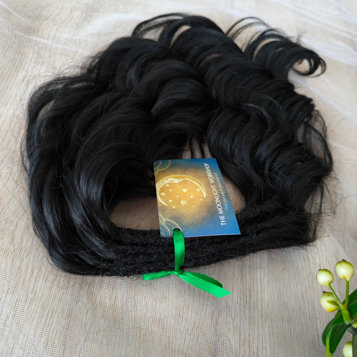 Black & White soft, lightweight, and reusable 60 double ended synthetic standard dreaded brushable curls

Length: 16 inches (40 cm)
Dreaded part: approximately 3-4 inches (8-10 cm)
Weight: ±300 gr (10,6 oz)