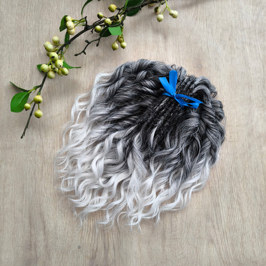 Salt and pepper: ombre from dark grey to white, natural-looking, short Jessica regular dreaded curls. The length is 10 inches (25 cm), dreaded part ±3-4 inches.
