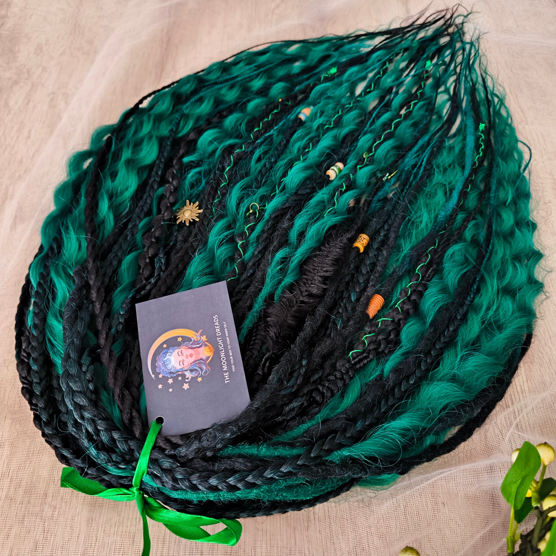 "Deep forest" - Black and emerald synthetic set of double ended crochet textured dreadlocks, variouse braids, Senegalese twists, and dreaded curls.

Standard length: ±22-24 inches (55-60 cm)
Thickness of dreads and braids: ±0.6-0.8 cm
Dreaded part of curls ±3-4 inches (8-10 cm)
Weight with decoration: ±315 gr (11 oz)