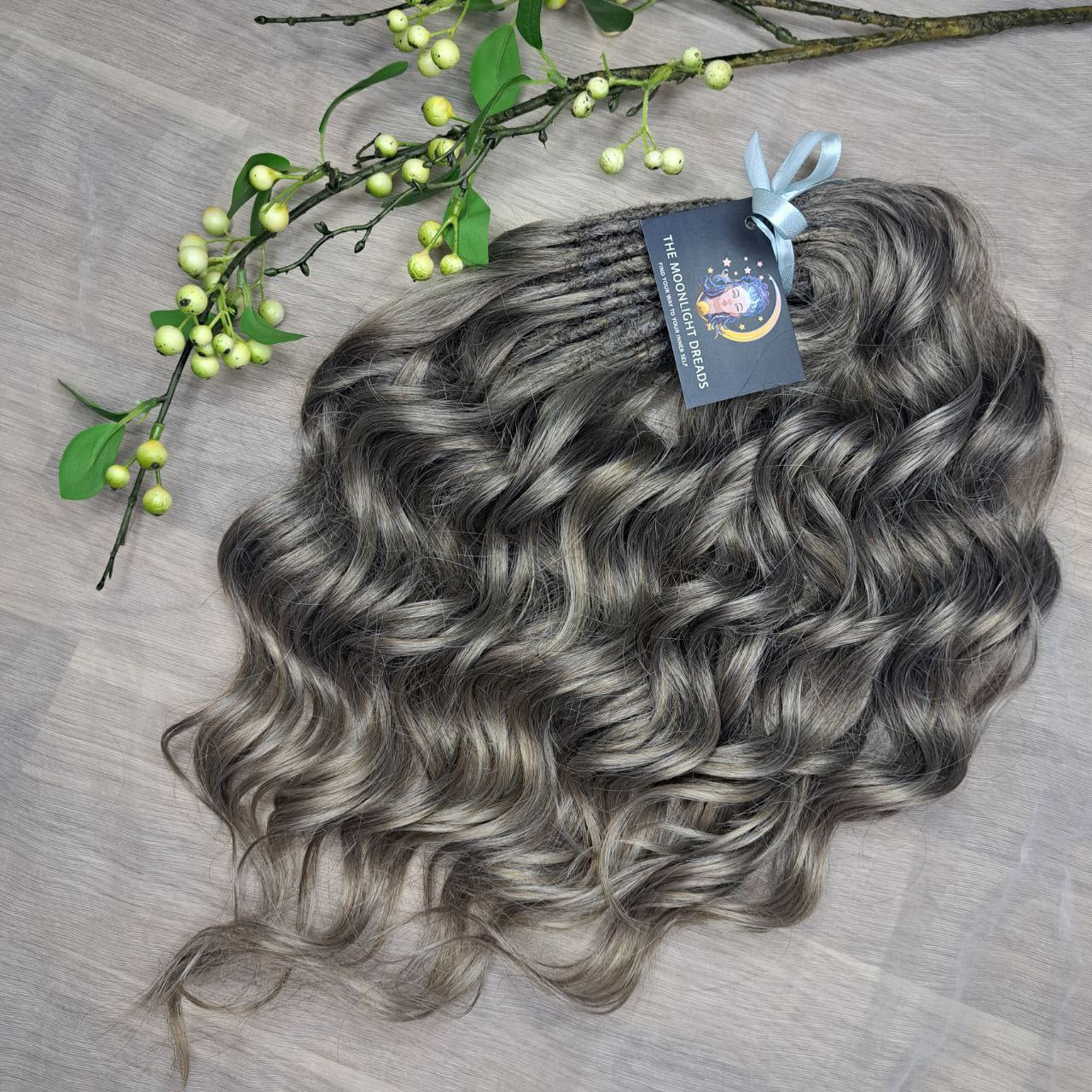 Ready to ship: 54 DE ombre ash wheat blonde BRUSHABLE synthetic regular dreaded 16" curls