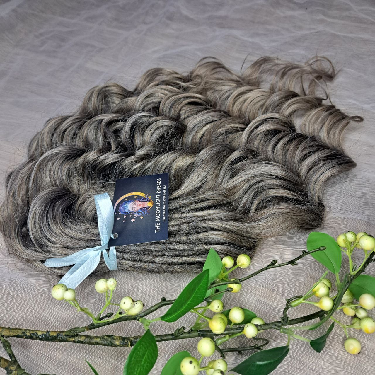 Ready to ship: 54 DE ombre ash wheat blonde BRUSHABLE synthetic regular dreaded 16" curls
