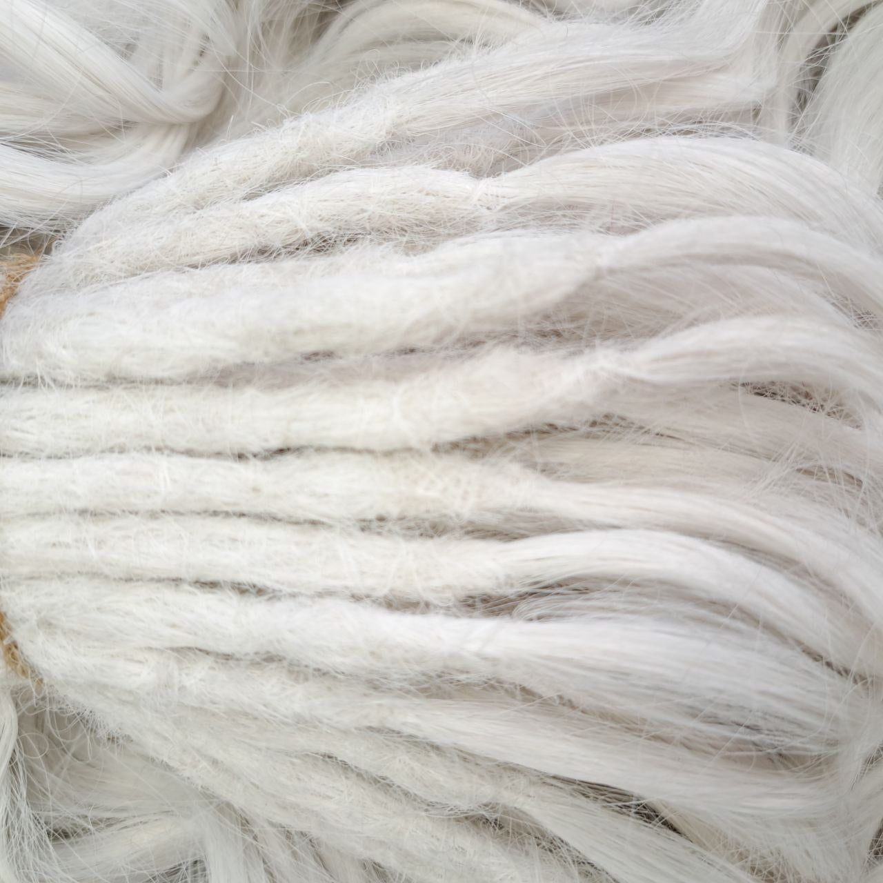 White soft, lightweight, and reusable 60 double ended synthetic standard dreaded brushable curls

Length: 16 inches (40 cm)
Dreaded part: approximately 3-4 inches (8-10 cm)
Weight: ±290 gr (10,2 oz)