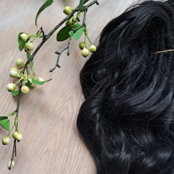 Black & White soft, lightweight, and reusable 60 double ended synthetic standard dreaded brushable curls

Length: 16 inches (40 cm)
Dreaded part: approximately 3-4 inches (8-10 cm)
Weight: ±300 gr (10,6 oz)