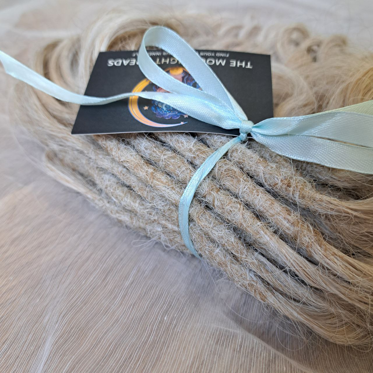 Ready to ship: 58 DE ombre from ash blonde to platinum blonde BRUSHABLE synthetic regular dreaded 16" curls