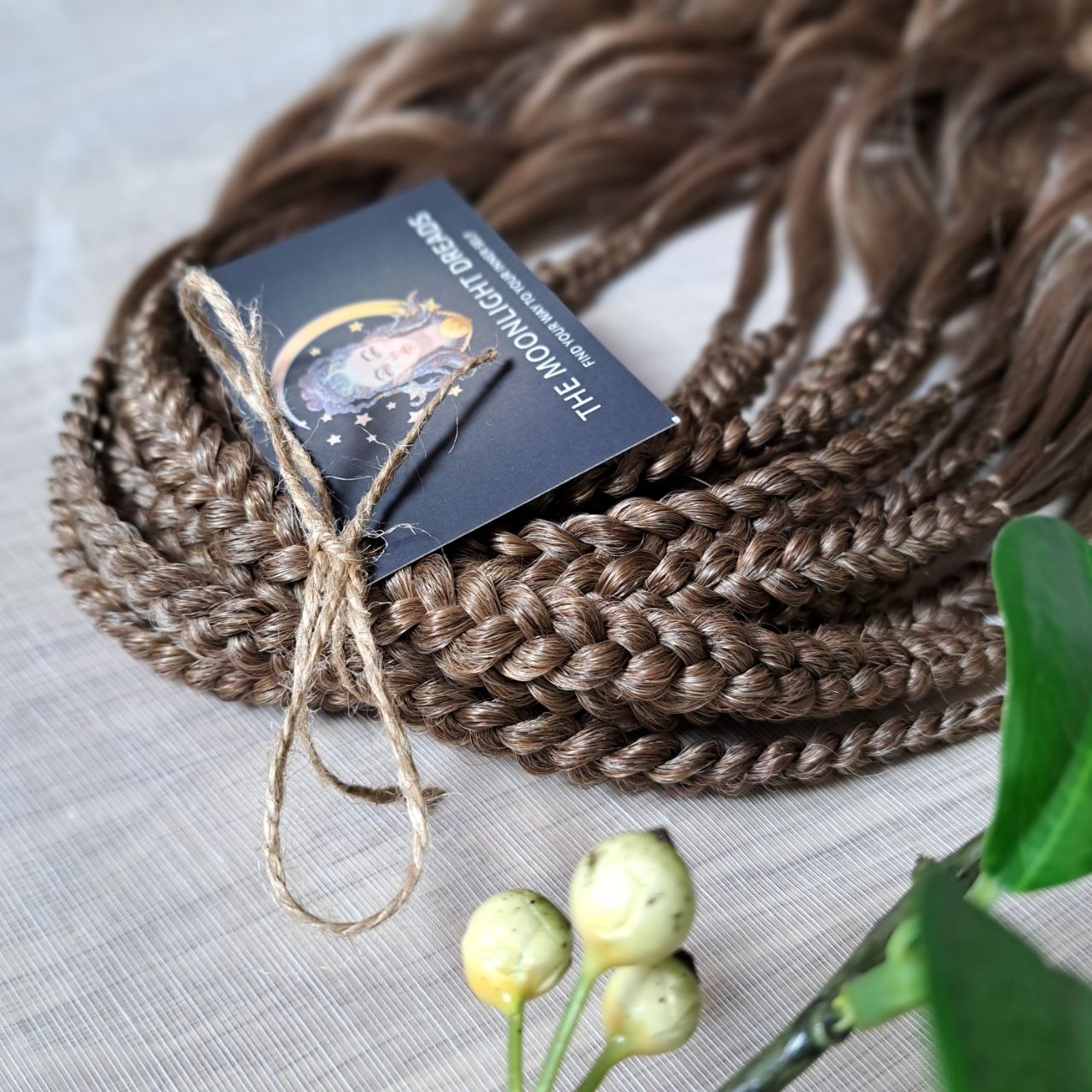 Bring the warmth of golden afternoons into your look with Honey Hazelnut. This set blends rich hazelnut brown at the roots into sweet caramel tones and finishes with soft wheat blonde tips (T042). The waves catch the light beautifully, creating a natural sun-kissed effect.

Perfect for lovers of natural yet radiant colors, this set will add elegance and effortless charm to your style.