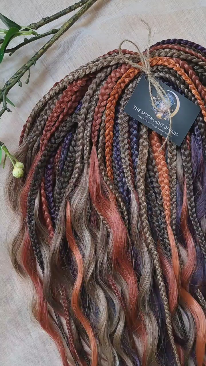 Inspired by the original Spiced Ember set, this version combines regular braids and curls with a braided middle, all in the warmth and depth of autumn hues. Here, rich amber and copper shades are balanced by earthy brown, honey caramel, and subtle chestnut notes — creating a natural yet vibrant color harmony.

Standard length: ±22-24 inches (55-60 cm)
Thickness of braids: ±0.8 cm
Braided part of curls: ±4–5 inches folded (total ±8–10 inches)