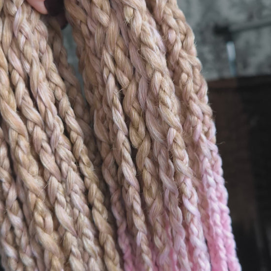 Ombre from nude blonde to pink and white: soft, lightweight, and reusable 49 double ended synthetic accents textured round braids "Waltz". Worn once during 5 weeks. Has been washed and corrected. Very good condition.

The length is 22-24 inches (55-60 cm).