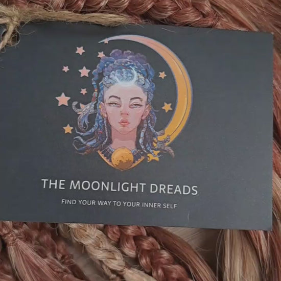 This set blends muted rosewood, sage-tinted blonde, and pinky blonde into a delicate, natural-looking gradient. It’s perfect for those who love calm, grounded colors.
Soft, lightweight, and reusable synthetic brushable double ended wavy dreadlocks (available as regular dreaded, braided middle, or push-up).