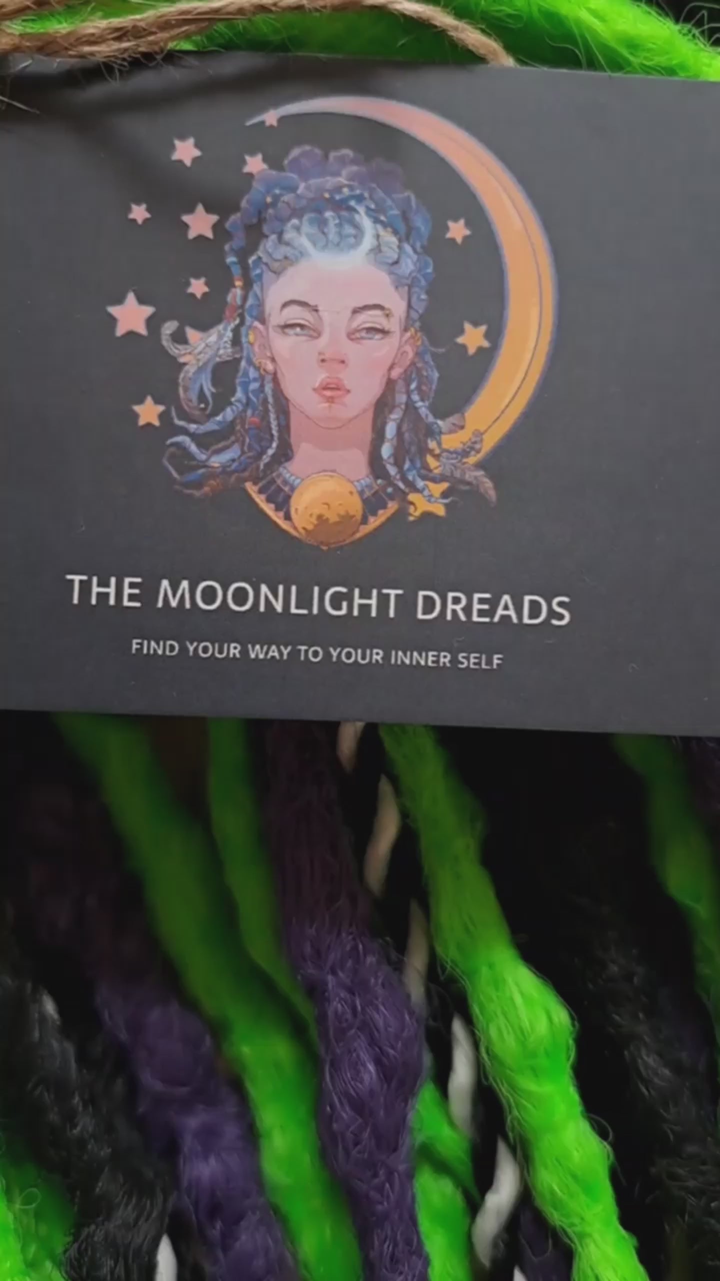 "Beetlejuice" - 50 DE Black, purple, and vibrant green synthetic set of double ended crochet textured dreads and Senegalese twists.

Standard length: ±22-24 inches (55-60 cm)
Thickness of dreads and braids: ±0.8-1 cm
Weight: ±315 gr (11 oz)